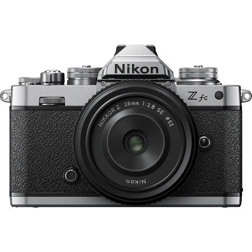 Nikon Z fc + ob. 28 mm f/2.8