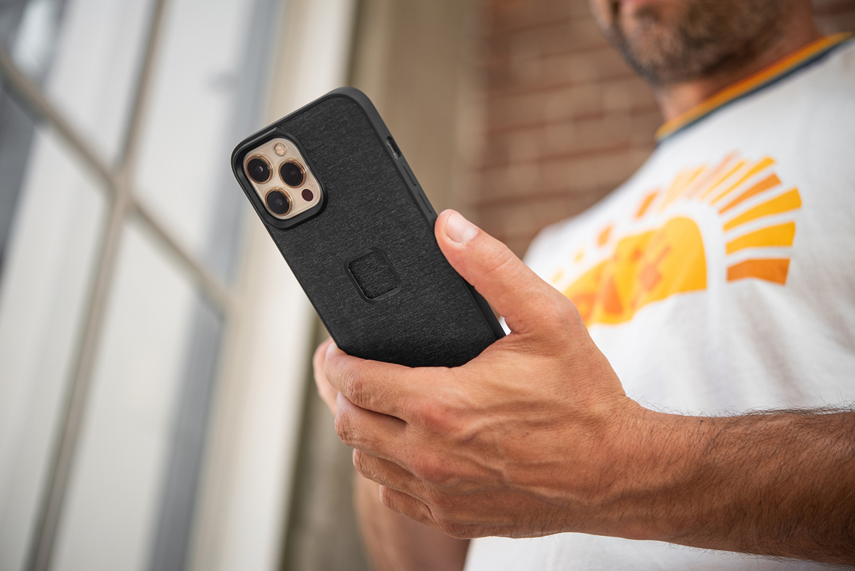 Peak Design Etui Mobile Everyday Fabric do iPhone 13 Pro - grafitowe