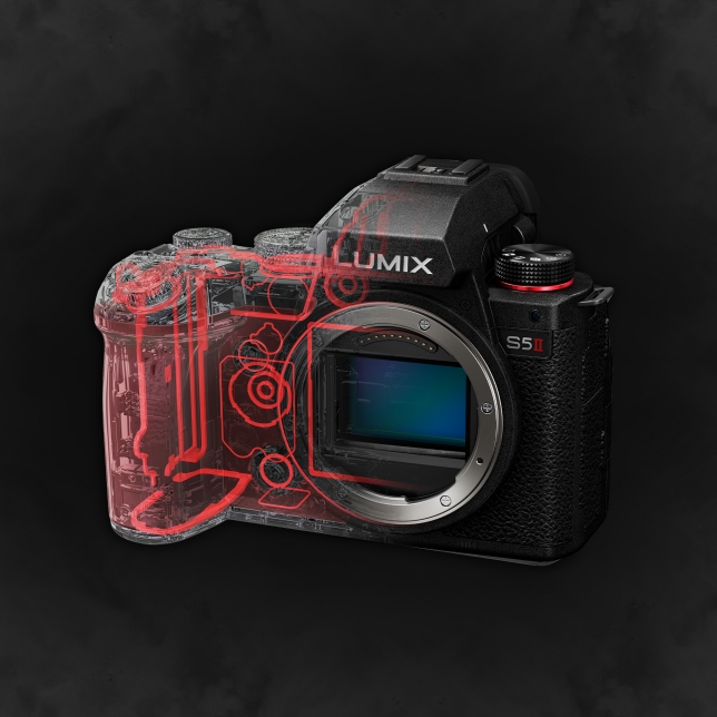 Aparat cyfrowy Panasonic Lumix DC-S5M2 body