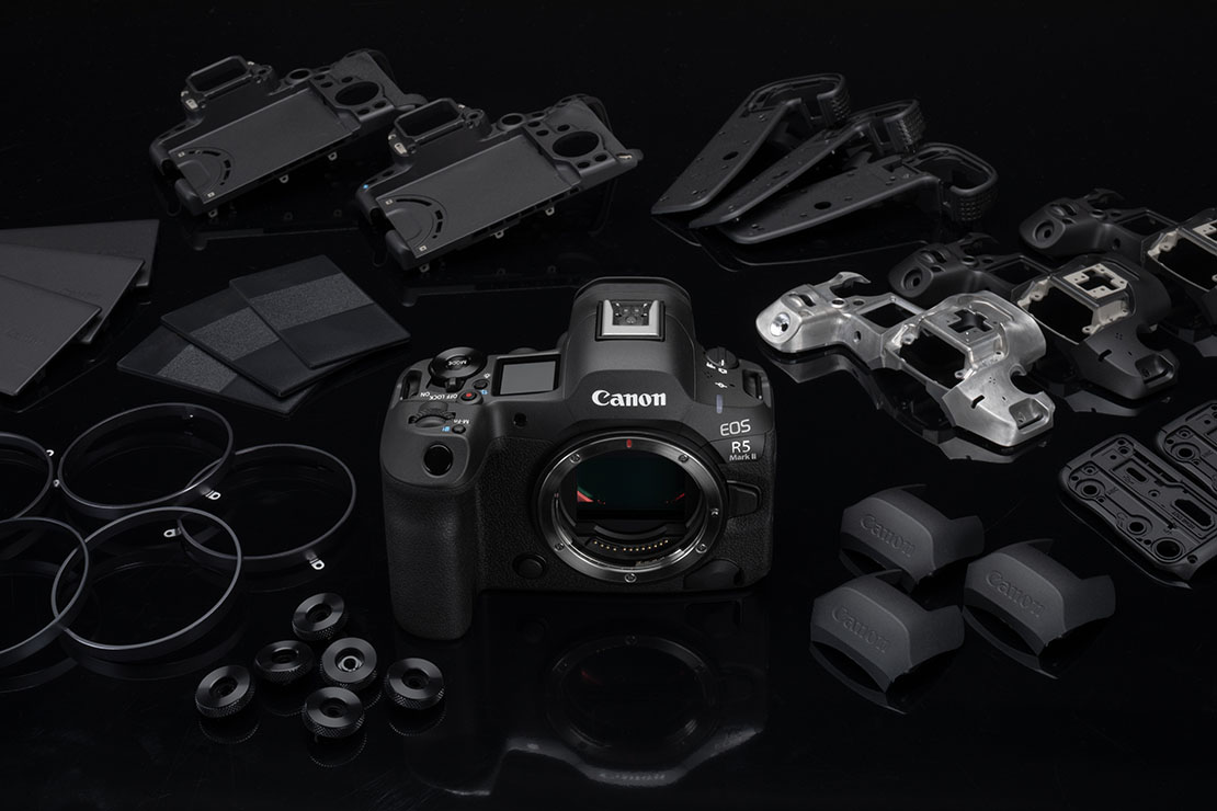 Aparat cyfrowy Canon EOS R5 mark II + RF 24-105 mm f/4 L IS USM