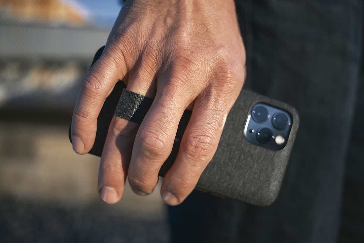 Peak Design Etui Mobile Everyday Loop do iPhone 13 Pro- grafitowe