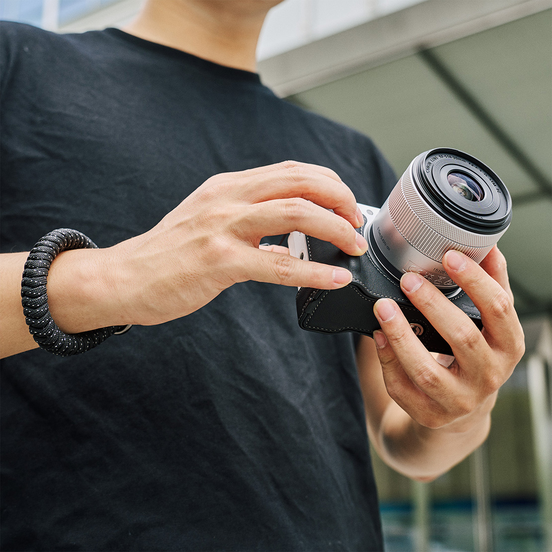 Smallrig Zestaw skórzanego pół-etui do Canon EOS R50 V, czarny [5433]