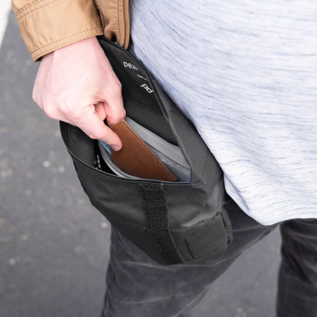 Peak Design FIELD POUCH v2 z paskiem - czarna - na drobne akcesoria