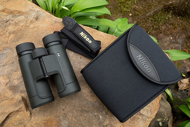 Lornetka Nikon PROSTAFF P7 8x30