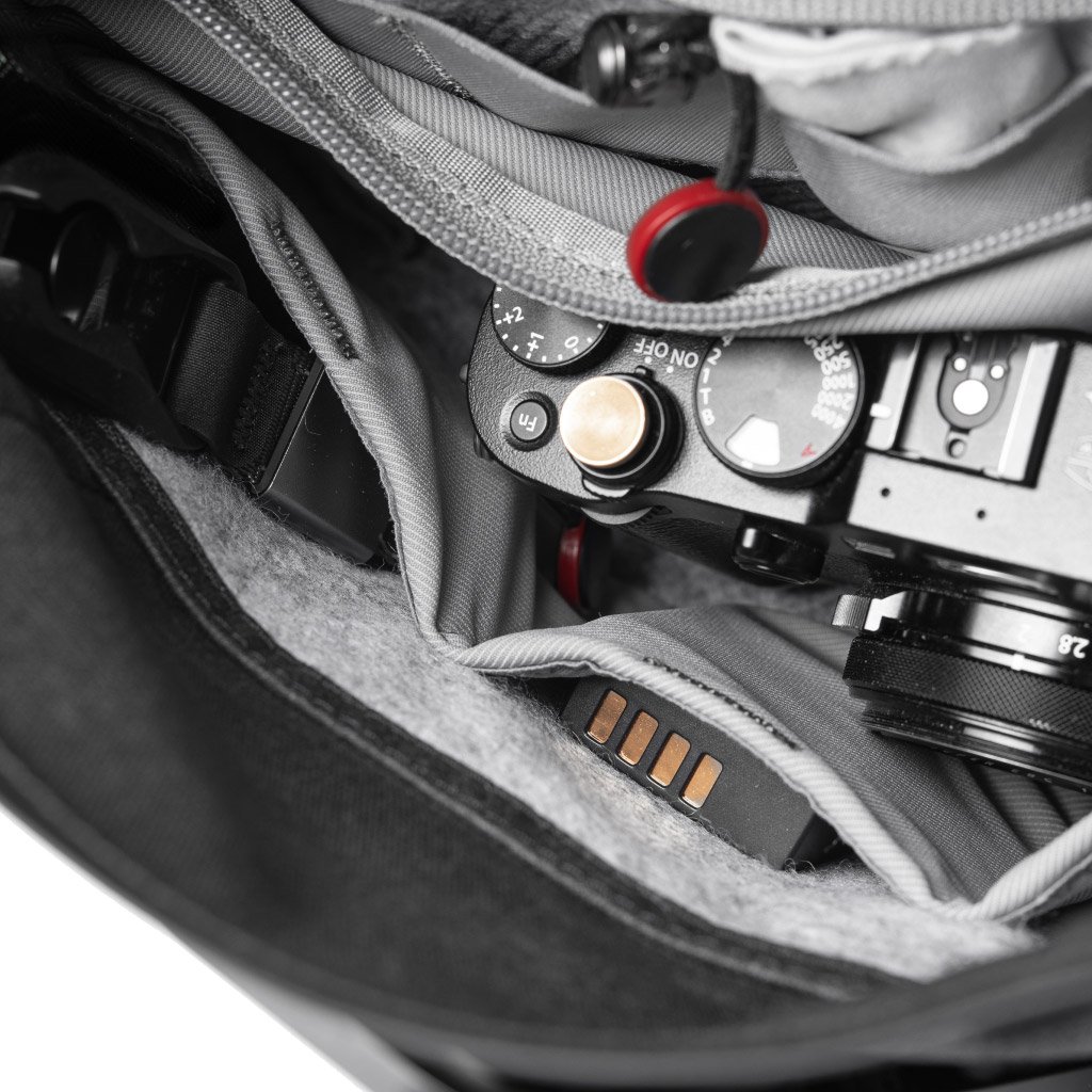 Peak Design FIELD POUCH v2 z paskiem - czarna - na drobne akcesoria