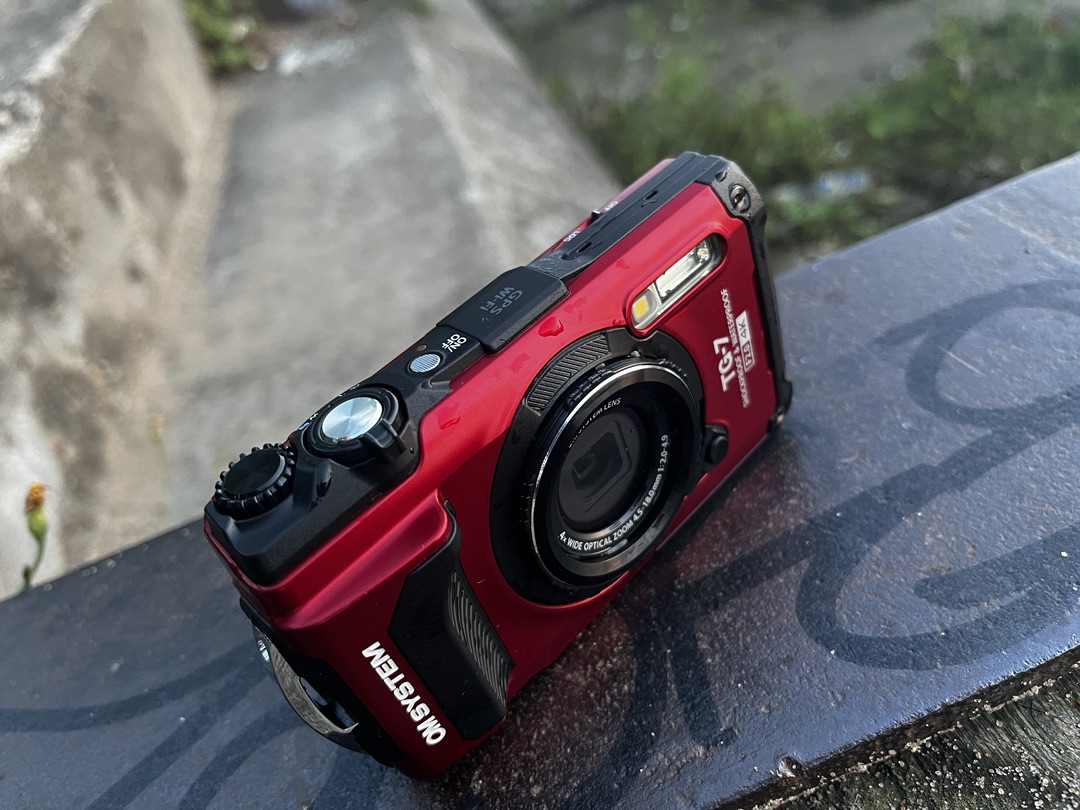 Aparat cyfrowy Olympus TOUGH TG-7 czerwony, wyjątkowo odporny