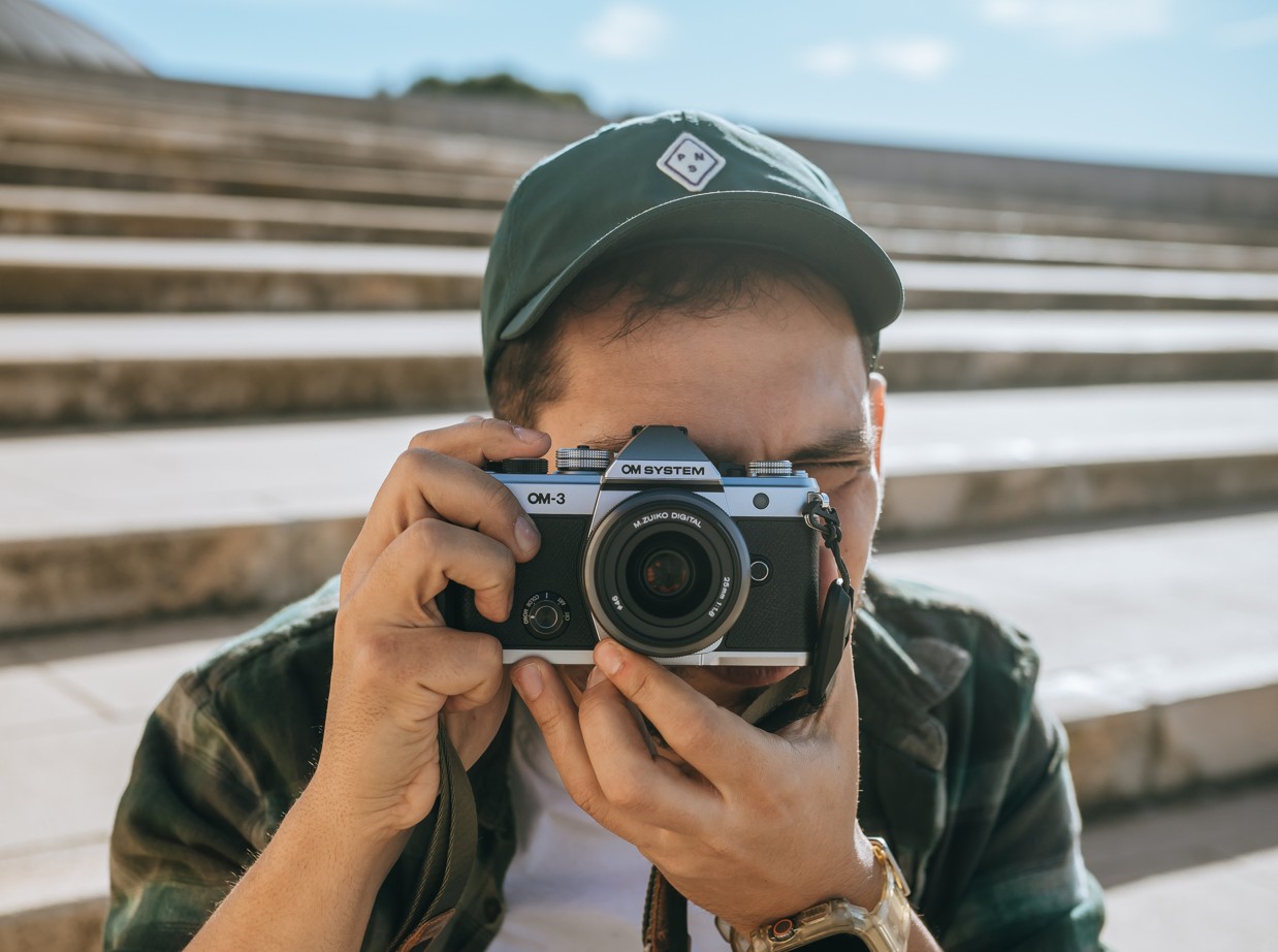 Cyfrowepl OM SYSTEM - Fotospacer w Gdańsku z Przemkiem Jakubczykiem