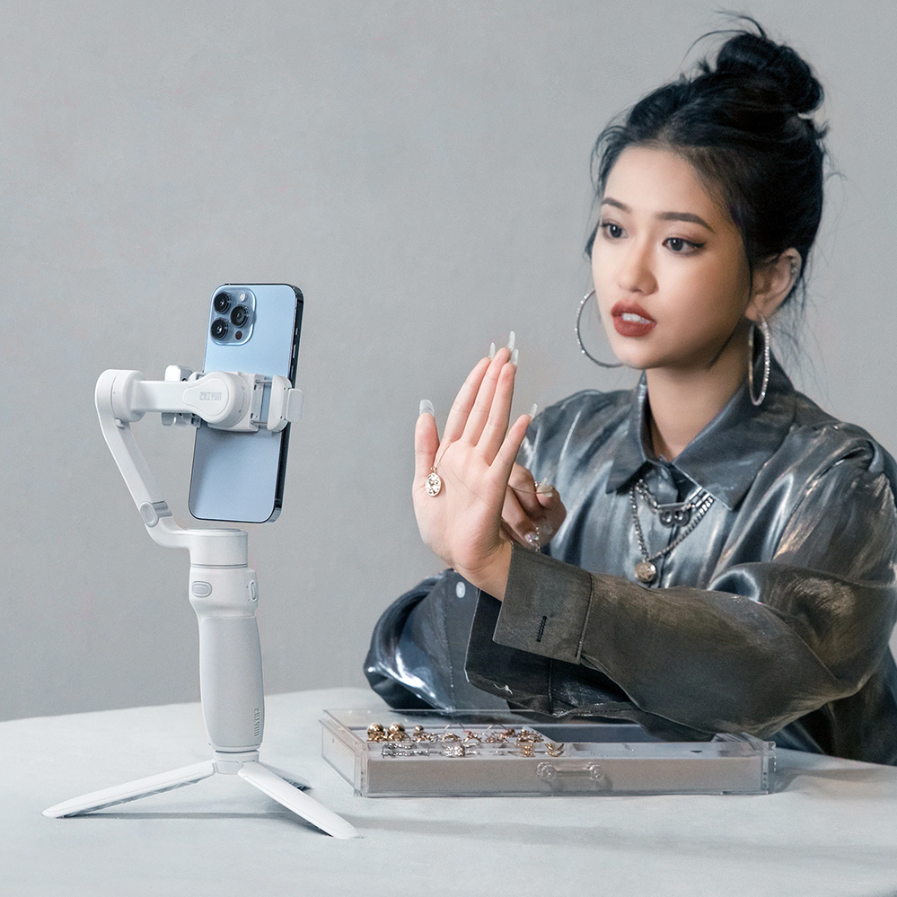 Zhiyun Smooth Q4