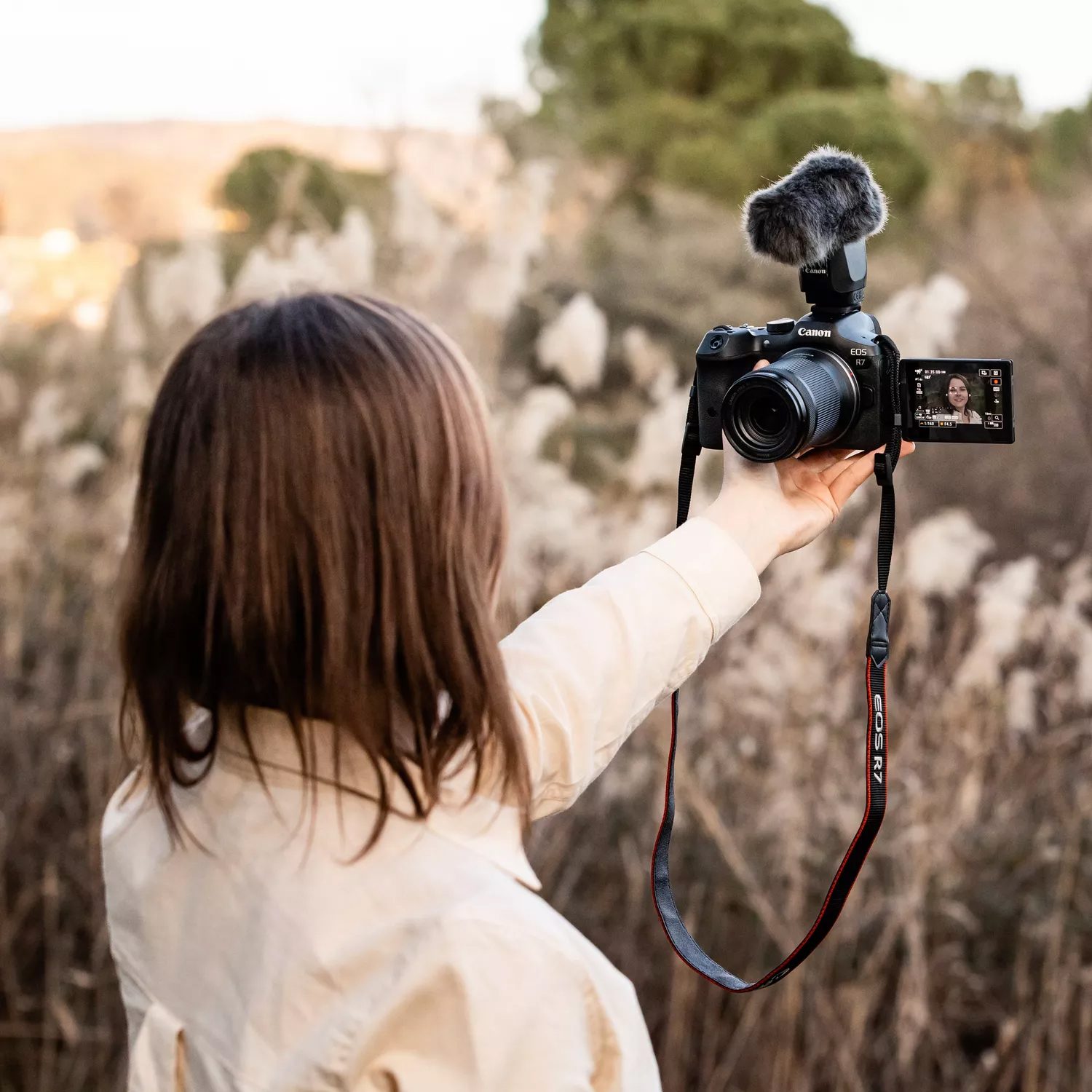 Aparat cyfrowy Canon EOS R7