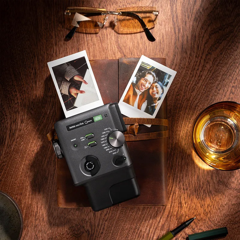 Aparat Fujifilm Instax Evo Cinema Camera
