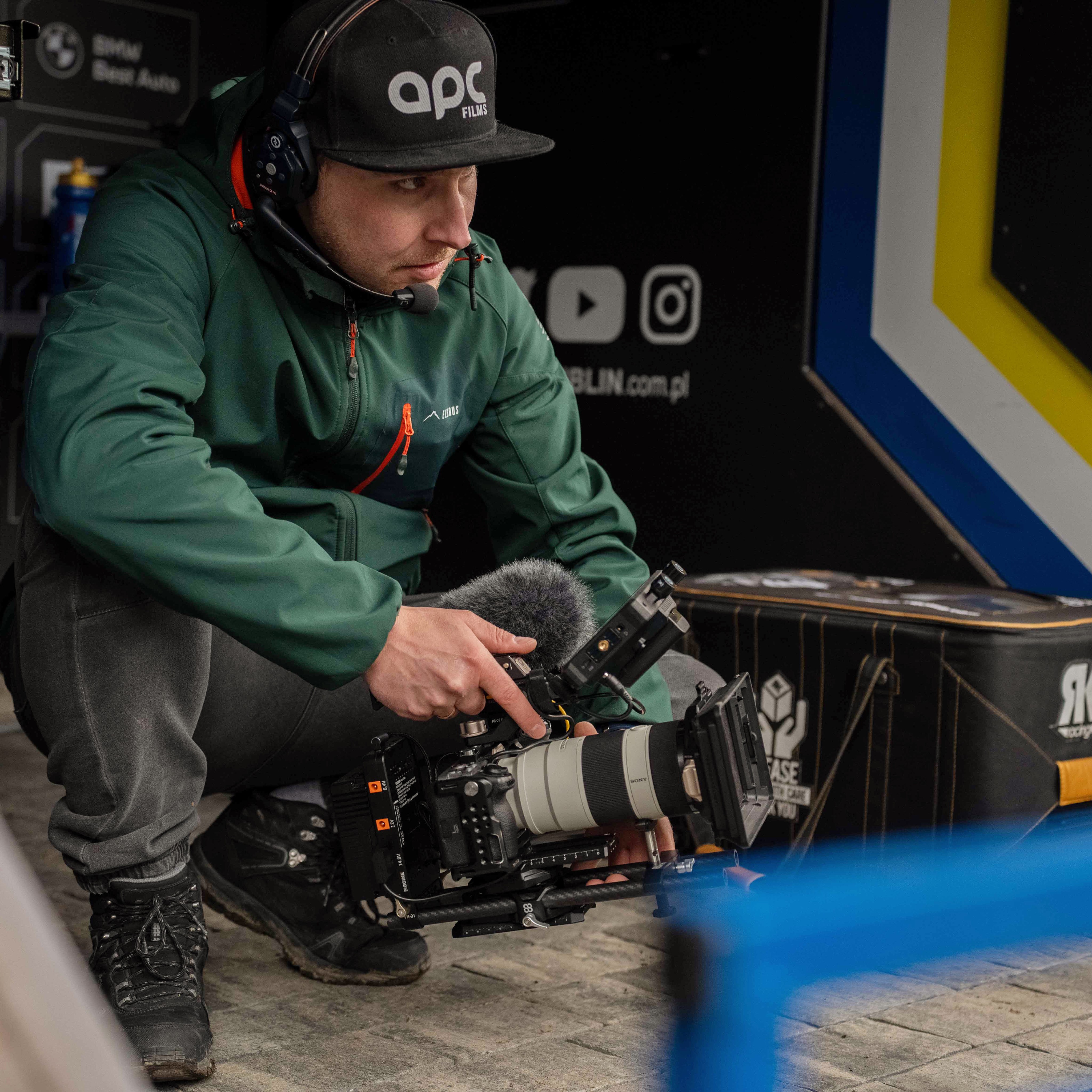Cyfrowepl Masterclass filmowy. Gimbal vs handheld. Tworzenie obrazu różnymi technikami z Piotrem Chrobakiem