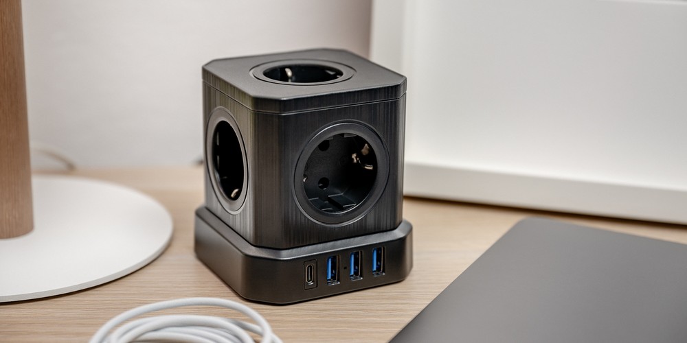 Newell Ładowarka sieciowa Newell GaN Power Cube 9w1 - czarna