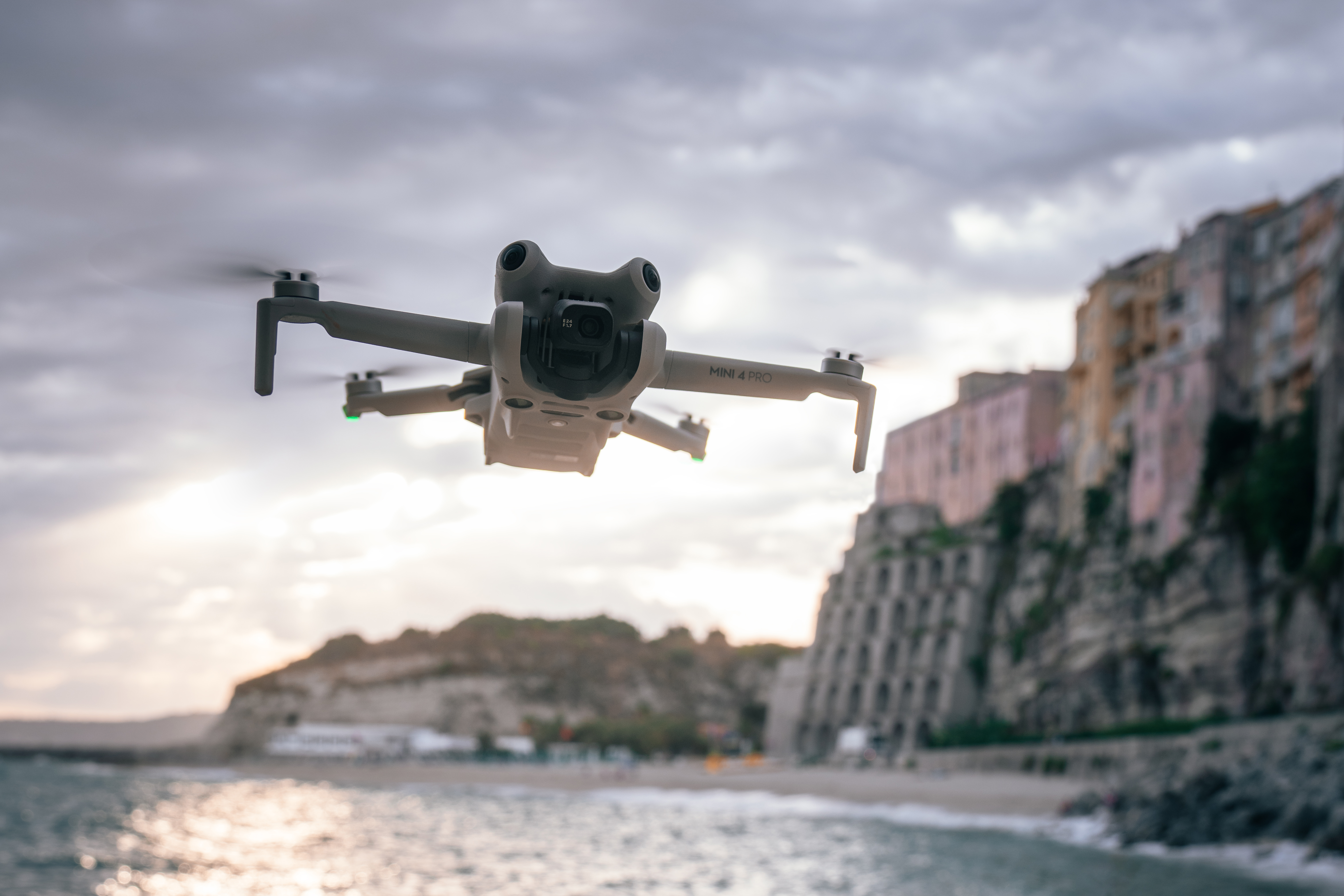 Dron DJI Mini 4 Pro (RC-N2)